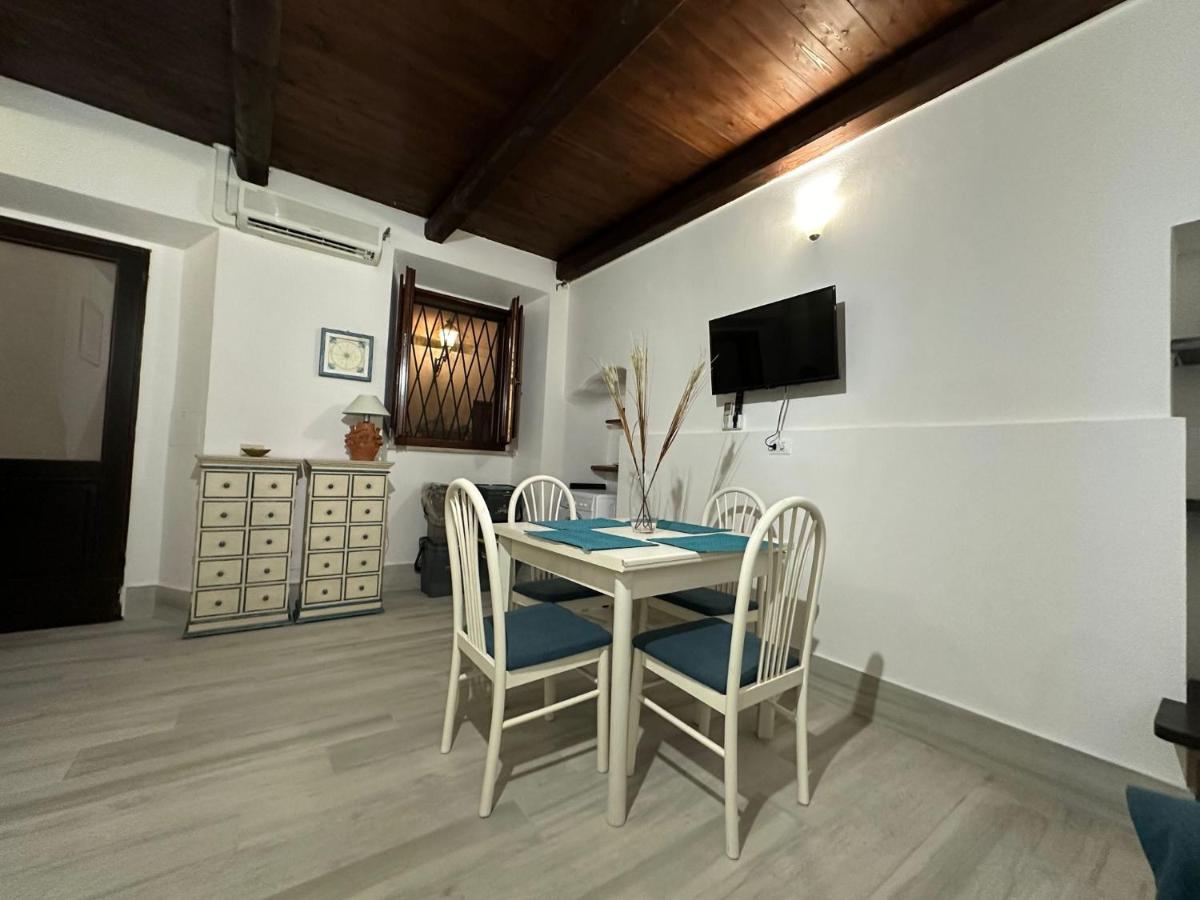Vicolo Rappini Apartment Terracina Bagian luar foto